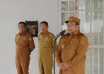 Wali Kota Sabang Zulkifli H. Adam didampingi Wakil Wali Kota Sabang Suradji Junus memimpin apel gabungan perdana dalam mengawali masa jabatannya sebagai Wali Kota dan Wakil Wali Kota Sabang Periode 2025-2030.