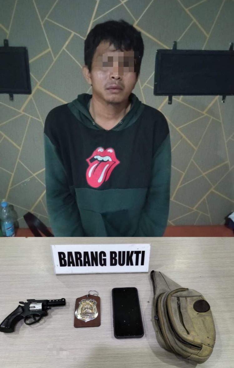 Pelaku diketahui berinisial AWS, warga Jalan H. Adam Malik, Gang Amal, Kelurahan Padang Bulan, Kecamatan Rantau Utara, Kabupaten Labuhanbatu. Ia diamankan pada Sabtu malam, (14/06/2025), di Jalan SM Raja, Kelurahan Ujung Bandar, Kecamatan Rantau Selatan.
