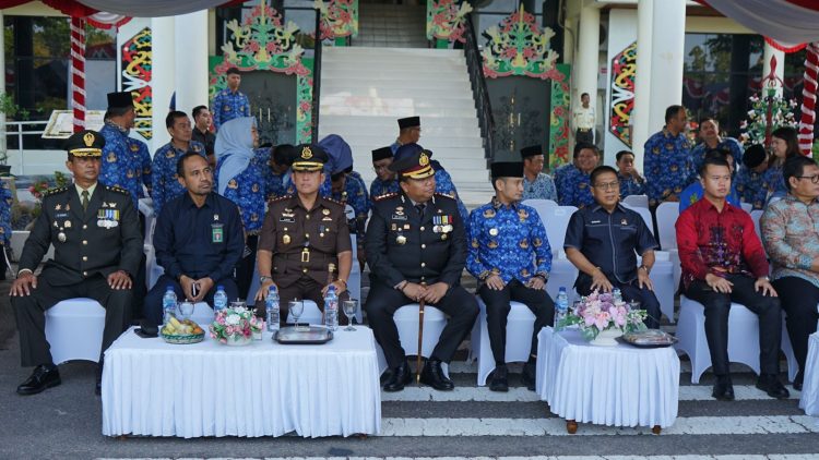 Kepala Staf Kodim 1016/Palangka Raya Letkol Arm Khazanatul Israr, S.Pd., MM.menghadiri upacara Upacara Peringatan Hari Jadi Ke-60 Pemerintah Kota Palangka Raya Tahun 2025, Selasa (17/06/2025).