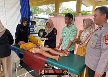 Polres Ogan Ilir menggelar kegiatan Bakti Kesehatan (Baktikes) berupa donor darah dan sunat massal yang berlangsung di Aula Panaluan Polres Ogan Ilir, Rabu (18/6/2025). Kegiatan dimulai pukul 08.00 WIB hingga selesai dan berjalan dengan tertib, aman, dan lancar.