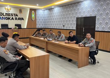 Polresta Palangka Raya mengikuti kegiatan Pembinaan Rohani Rutin yang diselenggarakan oleh SSDM Mabes Polri melalui media daring, Kamis (19/6/2025).