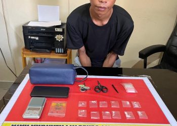 Seorang pria berinisial AR (30) diamankan oleh Satuan Reserse Narkoba (Satresnarkoba) Kepolisian Resor Kota (Polresta) Palangka Raya, Polda Kalteng akibat tertangkap tangan memiliki puluhan paket diduga narkotika jenis sabu.