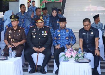 Kapolresta Palangka Raya Kombes Pol. Dedy Supriadi, S.I.K., M.H. menghadiri kegiatan Upacara Peringatan Hari Jadi ke-68 Kota Palangka Raya yang dilaksanakan di halaman Kantor Wali Kota Palangka Raya, Selasa (17/6/2025).