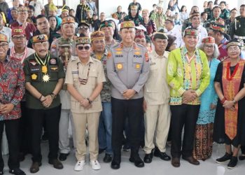 Kapolda Kalteng, Irjen Pol Iwan Kurniawan, menghadiri Peringatan Hari Ulang Tahun (HUT) ke-15 sekaligus Rapat Pimpinan Daerah (Rapimda) Gerakan Dayak (Gerdayak) Indonesia Provinsi Kalimantan Tengah Tahun 2025.