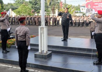 Kapolresta Palangka Raya, Polda Kalteng, Kombes Pol. Dedy Supriadi, S.I.K., M.H. memimpin langsung Upacara Hari Lahir Pancasila yang dilaksanakan pada markas komandonya, Jalan Tjilik Riwut Km. 3,5, Senin (2/6/2025) pagi.