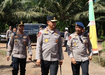 Kapolda Kalimantan Tengah (Kalteng), Irjen Pol Iwan Kurniawan, melakukan peninjauan kesiapan panen raya jagung serentak kuartal II di Kabupaten Pulang Pisau.