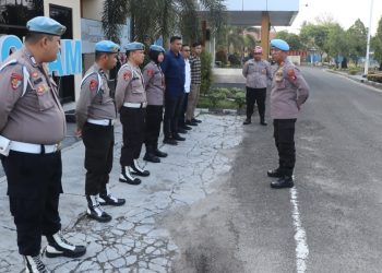 Kepala Seksi Profesi dan Pengamanan (Kasipropam) Polresta Palangka Raya, Polda Kalteng, AKP Husni Setiawan memimpin secara langsung pelaksanaan Apel Satuan Fungsi (Satfung) Sipropam yang dikomandonya, Rabu (18/6/2025) pagi.