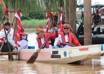 Kegiatan ini dilaksanakan di bawah kawasan Jembatan Sungai Kahayan, Jalan S. Parman, Kota Palangka Raya, dan diikuti sebanyak 53 tim, dari satuan kerja di Polda Kalteng dan jajaran serta masyarakat umum, Jumat (20/06/2025).