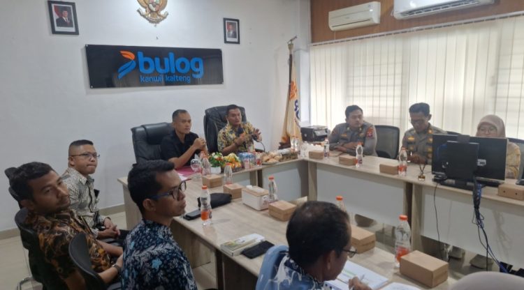 Kepolisian Daerah Kalimantan Tengah (Polda Kalteng) aktif mengawal Rapat Koordinasi Teknis Mekanisme Penyerapan dan Distribusi Hasil Panen Jagung di wilayah Kalimantan Tengah di Kantor Perum Bulog Perum Kanwil Kalteng, Kamis (26/6/2025) 13.30 WIB.