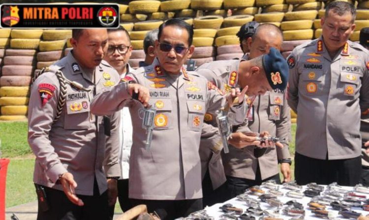 Pemusnahan dilaksanakan dilapangan tembak Hasti Guna Mako Brimob Polda Sumsel dipimpin langsung Kapolda Sumsel Irjen Pol Andi Rian R Djajadi, Kamis (3/7/2025).