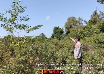 Polsek Muara Kuang Polres Ogan Ilir melaksanakan kegiatan Patroli Terpadu di wilayah Kecamatan Muara Kuang pada hari Jumat, 4 Juli 2025, dimulai pukul 09.00 WIB. Kegiatan ini dilakukan di bawah kondisi cuaca cerah dengan suhu udara mencapai 26°C. Hasil pemantauan menunjukkan bahwa tidak ditemukan hotspot atau titik api di lokasi patroli.