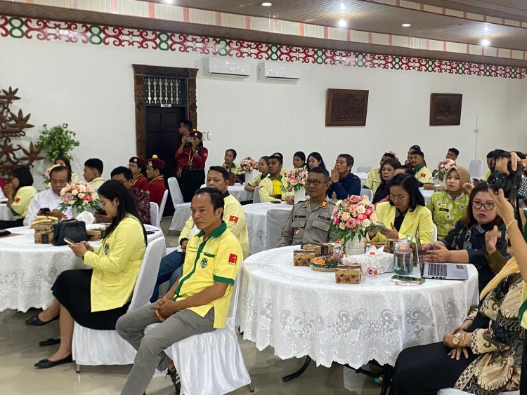Kepala Satuan Pembinaan Masyarakat (Kasatbinmas) Polresta Palangka Raya, Polda Kalteng, AKP Dig Supriyo mewakili kesatuannya untuk menghadiri pelantikan dan rapat kerja (raker) yang digelar oleh Pemuda Katolik Komisariat Cabang (Komcab) Palangka Raya.