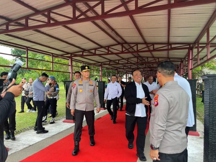 Satuan Pengamanan Objek Vital (Satpamobvit) Polresta Palangka Raya melaksanakan kegiatan pengamanan sekaligus menyaksikan langsung kepulangan rombongan Inspektorat Pengawasan Umum (Itwasum) Polri di Bandara Tjilik Riwut.