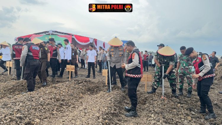 Kegiatan penanaman jagung secara serentak kuartal III digelar di seluruh wilayah Indonesia, termasuk di Desa Muara Baru, Kecamatan Pemulutan, Kabupaten Ogan Ilir.