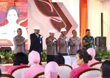 Pangdam I/Bukit Barisan, Mayjen TNI Rio Firdianto menghadiri prosesi groundbreaking pembangunan 29 Satuan Pelayanan Pemenuhan Gizi (SPPG) jajaran Polda Sumatera Utara di Mapolda Sumut, Jumat (11/7/2025).
