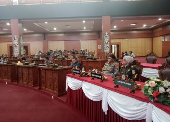 Polresta Palangka Raya turut menghadiri dan mengawal jalannya Rapat Paripurna Ke-9 dan Ke-10 Masa Persidangan III Tahun Sidang 2024/2025 Dewan Perwakilan Rakyat Daerah (DPRD) Kota Palangka Raya.