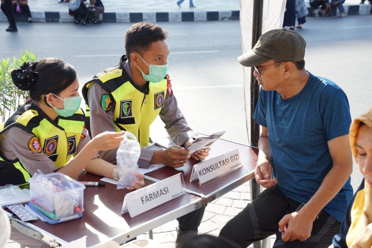 Rumah Sakit (Rumkit) Bhayangkara Tingkat III Palangka Raya Polda Kalteng rutin mengajak masyarakat untuk menjaga kesehatan melalui kegiatan Pelayanan Kesehatan Keliling (Yankesling) melakukan pemeriksaan kesehatan secara gratis, Minggu (20/7/2025) pagi.