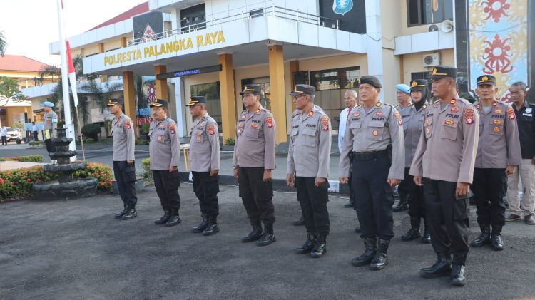 Polresta Palangka Raya menggelar apel pagi rutin yang dilaksanakan di halaman Mapolresta, Senin (21/7/2025) pukul 07.00 WIB.