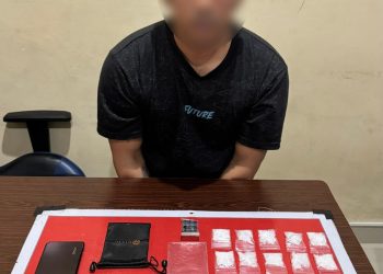 Satuan Reserse Narkoba Polresta Palangka Raya berhasil mengungkap kasus peredaran narkotika jenis shabu sebanyak 20 paket dengan berat kotor sekitar 101,82 gram. Barang haram tersebut didapati dalam penguasaan seorang pria warga Jalan A. Yani flamboyan bawah berinisial MS(31) di kawasan Jalan Sulawesi Gang Nusantara, Kota Palangka Raya.