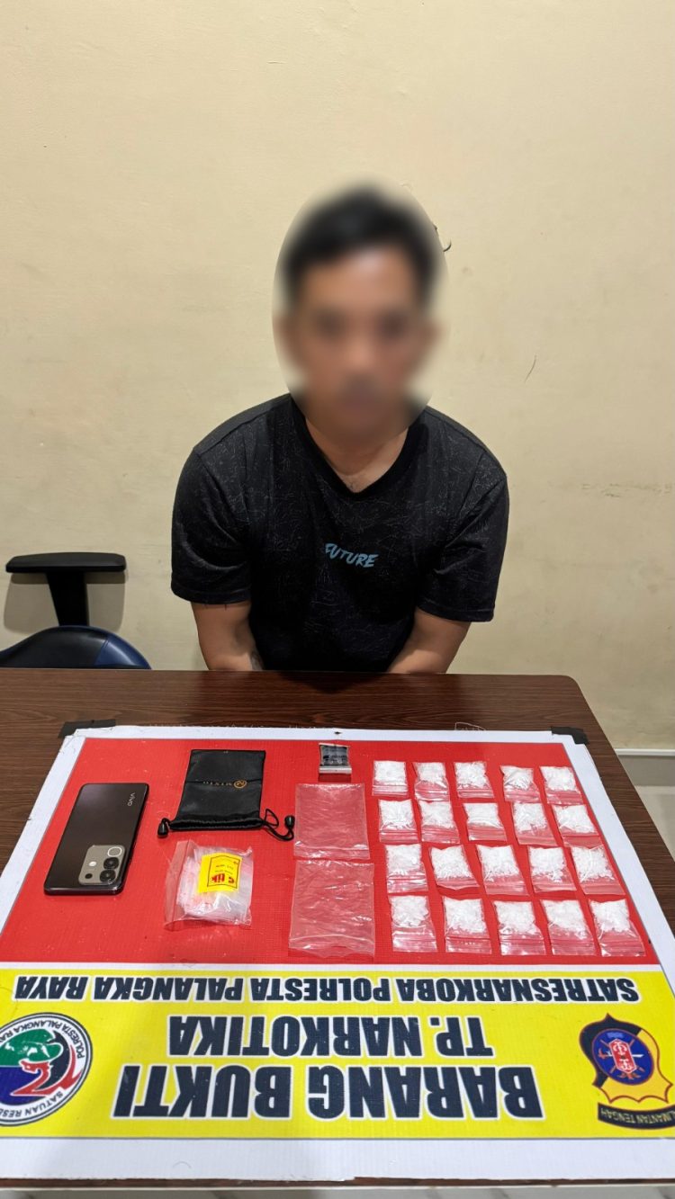 Satuan Reserse Narkoba Polresta Palangka Raya berhasil mengungkap kasus peredaran narkotika jenis shabu sebanyak 20 paket dengan berat kotor sekitar 101,82 gram. Barang haram tersebut didapati dalam penguasaan seorang pria warga Jalan A. Yani flamboyan bawah berinisial MS(31) di kawasan Jalan Sulawesi Gang Nusantara, Kota Palangka Raya.