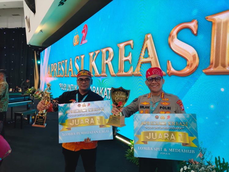 Prestasi tersebut dipersembahkan oleh Bidang Hubungan Masyarakat (Bidhumas) dan Direktur Reserse Kriminal Khusus (Dirreskrimsus) Polda Kalteng, dengan berhasil menyabet dua penghargaan sekaligus dari Kapolri. Penghargaan yang diterima tersebut yakni, peringkat pertama Zona B kategori lomba SPIT dan Media Hub, serta juara pertama kategori lomba Pembuatan Lagu.