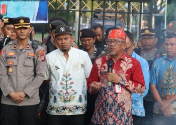 Kepolisian Resor Kota Palangka Raya melaksanakan pengamanan aksi damai yang digelar oleh Gerakan Tolak Intoleransi Kalteng (GERTAK), Kamis (24/7/2025) di depan Kantor Gubernur Kalimantan Tengah, Jalan Rta Milono, Kota Palangka Raya.