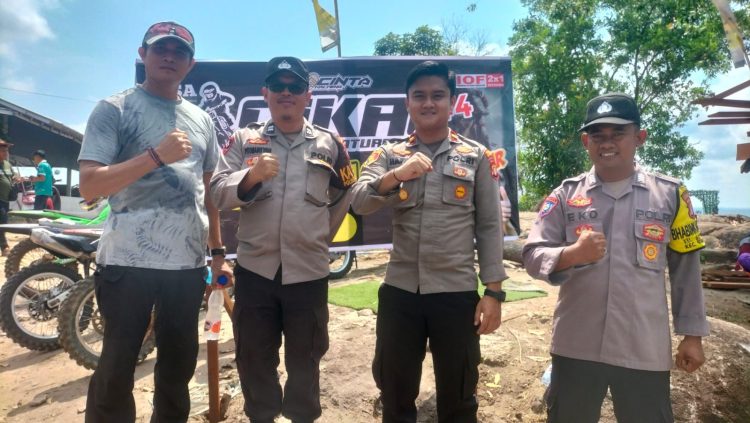 Polsek Bukit Batu Polresta Palangka Raya melaksanakan patroli sambang pada kegiatan Trail Adventure CIKAL 4 yang digelar di sirkuit Tanah Kuning Sukamulya, Kelurahan Tangkiling, Kecamatan Bukit Batu, Sabtu (26/7/2025).