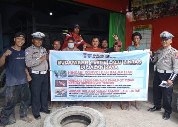 Satlantas Polresta Palangka Raya kembali menggelar kegiatan pendidikan masyarakat lalu lintas (Dikmas Lantas) sebagai bentuk komitmen dalam meningkatkan kesadaran keselamatan berlalu lintas. Kegiatan kali ini berlangsung pada Senin (27/7/2025) pukul 09.00 WIB di sekitar kawasan bengkel mobil Jalan Mahir Mahar, Kota Palangka Raya.