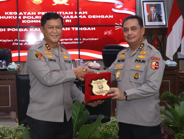 Divisi Hukum (Divkum) Polri bersama Komisi Nasional Hak Asasi Manusia (Komnas HAM) menggelar kegiatan sosialisasi di Polda Kalimantan Tengah (Kalteng), Rabu (30/7/2025).