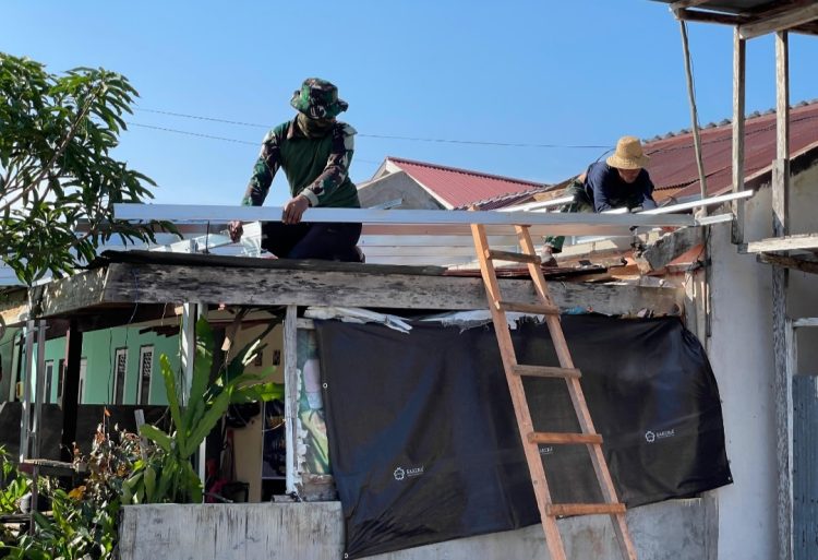Kodim 1016/Palangka Raya, melaksanakan rehab rumah tidak layak huni (RTLH) milik Warakawuri TNI AD atau sebutan khusus untuk istri TNI yang suaminya telah meninggal, baik karena sakit maupun gugur di medan tugas.