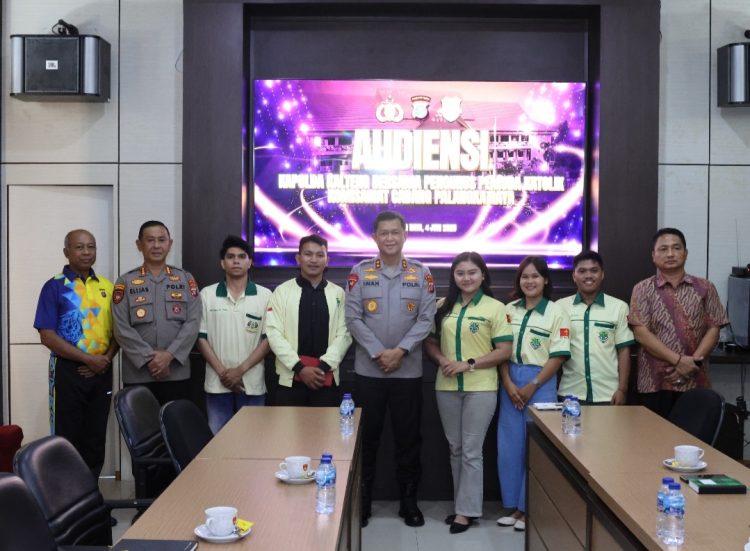 Kepala Kepolisian Daerah Kalimantan Tengah (Kapolda Kalteng) Irjen Pol Iwan Kurniawan menerima kunjungan audiensi dari jajaran Pemuda Katolik Sekretariat Cabang Palangka Raya, bertempat di Aula Rupattama Mapolda Kalteng, Jumat (4/7/2025).