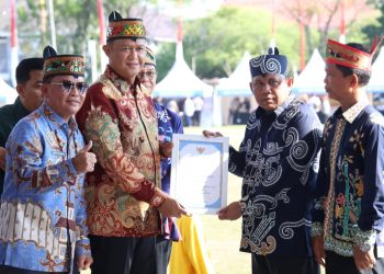 Kepala Kepolisian Daerah Kalimantan Tengah (Kalteng) Irjen Pol Iwan Kurniawan, mengikuti upacara peringatan Hari Koperasi Nasional ke-78 Tahun 2025, bertempat di Kantor Gubernur Kalteng, Sabtu (12/7/25) pagi.