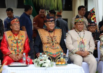 Kapolda Kalimantan Tengah (Kalteng), Irjen Pol Iwan Kurniawan menghadiri secara langsung Upacara Peringatan Hari jadi Kota Palangka Raya ke- 68 dan Pemerintah Kota ke- 60, bertempat di Halaman Kantor Walikota Palangka Raya, Jl. Tjilik Riwut Km. 5, Kota Palangka Raya, Kamis (17/7/2025).