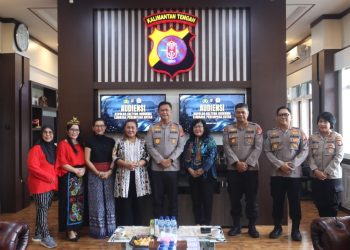 Kapolda Kalimantan Tengah (Kalteng) Irjen Pol Iwan Kurniawan menerima audiensi dari Lembaga Perempuan Dayak (LPD) Provinsi Kalteng, bertempat di ruang kerjanya, Jumat (18/7/2025).