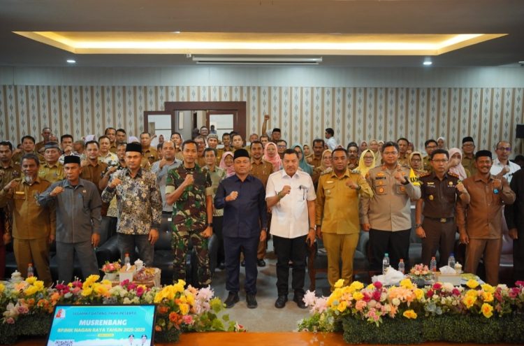 Kegiatan strategis ini dibuka langsung oleh Bupati Nagan Raya, Dr. TR. Keumangan, S.H., M.H., di Aula Badan Perencanaan Pembangunan Daerah (Bappeda), Kompleks Perkantoran Suka Makmue, pada Senin, 21 Juli 2025.