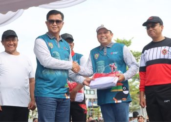 Kapolda Kalimantan Tengah (Kalteng), Irjen Pol Iwan Kurniawan, menghadiri peluncuran Turnamen Olahraga Gubernur Cup 2025 yang dirangkai dengan kegiatan jalan sehat bersama masyarakat, Minggu (27/7/2025) pagi, di Bundaran Besar Palangka Raya.