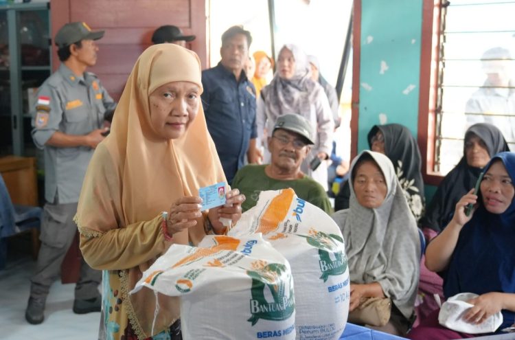 Sebanyak 2.848 penerima dengan total bantuan sebanyak 52.400 kg atau setara dengan 52,4 ton beras. Distribusi bantuan ini akan dilaksanakan secara merata di seluruh wilayah Kota Sabang, melalui kantor Keuchik masing-masing gampong.
