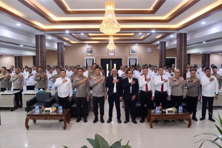 Kapolda Kalimantan Tengah (Kalteng), Irjen Pol Iwan Kurniawan, membuka secara resmi Rapat Kerja Teknis (Rakernis) Fungsi Reserse Kriminal (Reskrim) dan Pelatihan Peningkatan Kemampuan (Latkatpuan) Penyidik Tindak Pidana Korupsi (Tipidkor), Kamis (31/7/2025).