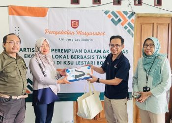 Universitas Bakrie bersama Adil Organik Indonesia melaksanakan serangkaian program pengabdian pada masyakat di Koperasi Serba Usaha (KSU) Lestari yang berlokasi di Desa Palasari, Kecamatan Cijeruk, Kabupaten Bogor.