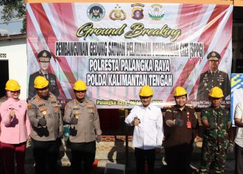 Ground Breaking atau Upacara Peletakan Batu Pertama pun digelar pada lokasi pembangunan Gedung SPPG di kawasan Jalan Patin Induk, Kota Palangka Raya, Kalimantan Tengah, yang dipimpin langsung oleh Kapolresta, Kombes Pol. Dedy Supriadi, S.I.K., M.H., Rabu (6/8/2025) siang.