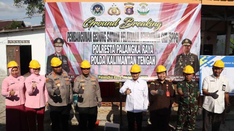 Ground Breaking atau Upacara Peletakan Batu Pertama pun digelar pada lokasi pembangunan Gedung SPPG di kawasan Jalan Patin Induk, Kota Palangka Raya, Kalimantan Tengah, yang dipimpin langsung oleh Kapolresta, Kombes Pol. Dedy Supriadi, S.I.K., M.H., Rabu (6/8/2025) siang.