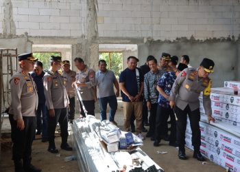 Kepala Kepolisian Daerah Kalimantan Tengah, Irjen Pol Iwan Kurniawan, melakukan peninjauan langsung kesiapan operasional Satuan Pelayanan Pemenuhan Gizi (SPPG) yang berlokasi di Jalan Panti Ajar, Muara Teweh, Kabupaten Barito Utara.