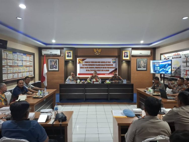 Polres Bitung menjadi tuan rumah kegiatan penelitian Sekolah Tinggi Ilmu Kepolisian (STIK) Lemdiklat Polri yang membahas Preventif Policing dalam penanganan tindak pidana korupsi dari perspektif sistem pencegahan. Kegiatan ini berlangsung Selasa, 12 Agustus 2025, di Aula ED Polres Bitung, melibatkan jajaran Polres Minahasa Utara dan Polres Bitung.