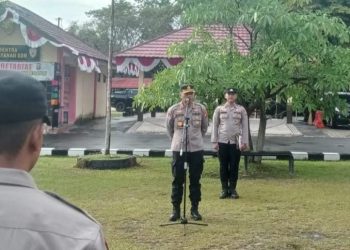 Dirbinmas Polda Kalteng Kombes Pol Budhi Rochmat, S.I.K saat apel Satker di Lapangan Mapolda setempat, Rabu (13/8/2025) pukul 07.00 WIB.
