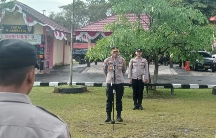 Dirbinmas Polda Kalteng Kombes Pol Budhi Rochmat, S.I.K saat apel Satker di Lapangan Mapolda setempat, Rabu (13/8/2025) pukul 07.00 WIB.
