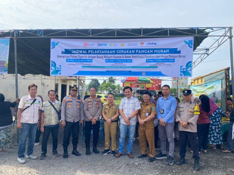 Polres Ogan Ilir bekerja sama dengan Perum Bulog menggelar Gerakan Pangan Murah di Pasar Indralaya, Kelurahan Indralaya Mulya, Kecamatan Indralaya, Kabupaten Ogan Ilir, pada Selasa (12/8/2025) pukul 09.00 WIB.