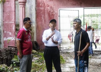 Wakil Wali Kota Sabang Suradji Junus turut hadir dan turun langsung melakukan pembersihan di kawasan tribun Sabang Fair dan Sabang Hill.