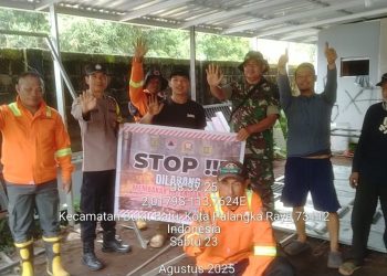 Aipda Alon selaku Bhabinkamtibmas melaksanakan kegiatan pendampingan dan patroli bersama di Pos Lapangan 02 Jl. Tjilik Riwut Km. 29, Kelurahan Tumbang Tahai, Kecamatan Bukit Batu, Kota Palangka Raya. Sabtu 23/8/2025.