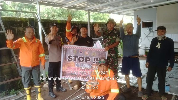Aipda Alon selaku Bhabinkamtibmas melaksanakan kegiatan pendampingan dan patroli bersama di Pos Lapangan 02 Jl. Tjilik Riwut Km. 29, Kelurahan Tumbang Tahai, Kecamatan Bukit Batu, Kota Palangka Raya. Sabtu 23/8/2025.