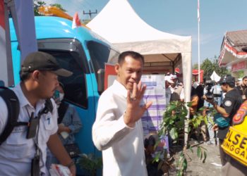 Kunjungan Kerja Bupati Bogor Rudy Susmanto Di Kecamatan Klapanunggal,Yang Diwakili Wakil Bupati H.Ade Ruhandi (Ade Jaro). (Foto. Dok: RH/Mitrapolri.com)